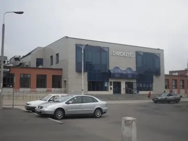 Jedna poradnia na Szpitalnej 53B skraca drogę do badań i szczepień